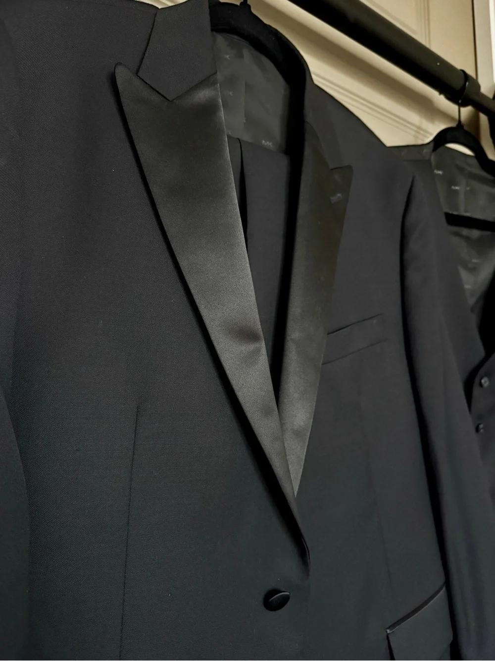 Michael Kors Black Peak-Lapel Tuxedo with Satin Trim